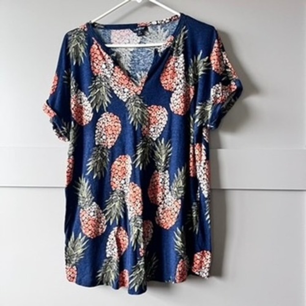 Lucky Brand Womens‎ 1X Pineapple Print T-Shirt Navy Blue V-Neck Short Sleeve Tee